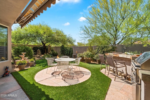 7291 E Eagle Feather Rd, Scottsdale, AZ 85266 - view of patio / terrace featuring an outdoor bar