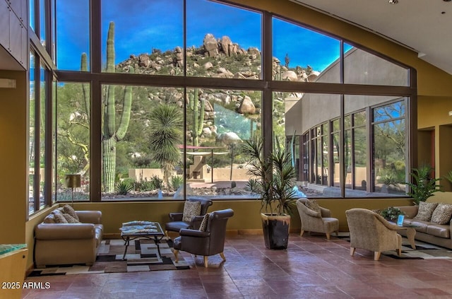 7291 E Eagle Feather Rd, Scottsdale, AZ 85266 - view of lobby