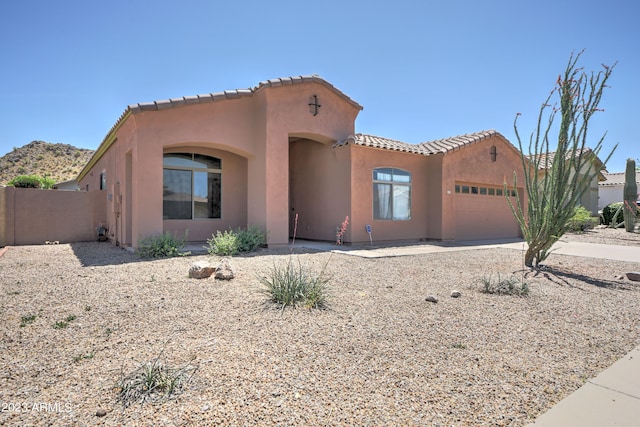 view of front facade featuring a garage