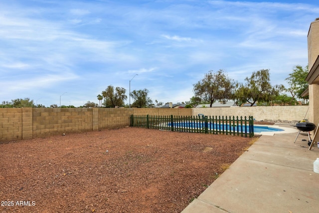 702 W Sequoia Dr, Phoenix, AZ 85027 - fenced backyard with a patio area