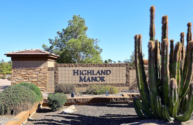 view of community / neighborhood sign