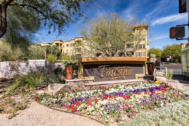 view of community / neighborhood sign