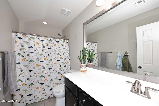 2005 E Anderson Dr E, Phoenix, AZ 85022 - full bath with vanity, toilet, tile patterned floors, a shower with curtain, and recessed lighting