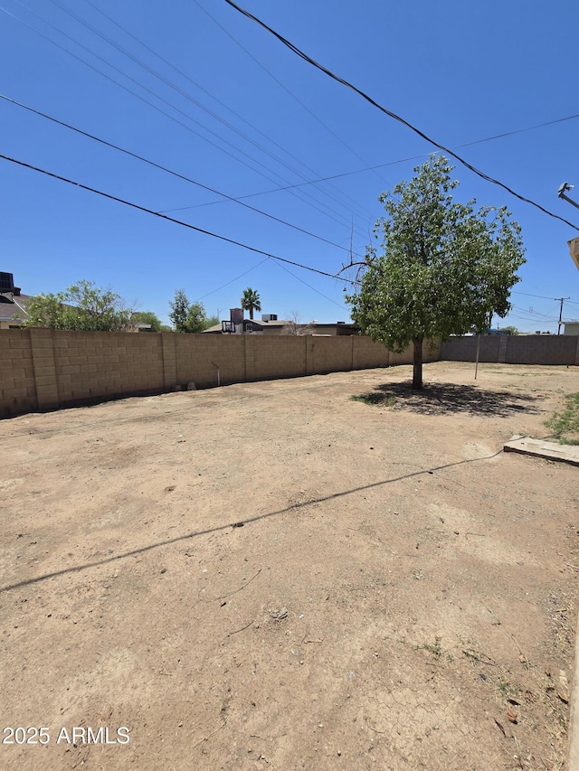4911 W Merrell St, Phoenix, AZ 85031 - view of fenced yard