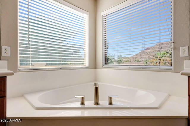 5726 W Park View Ln, Glendale, AZ 85310 - full bathroom featuring a bath and vanity