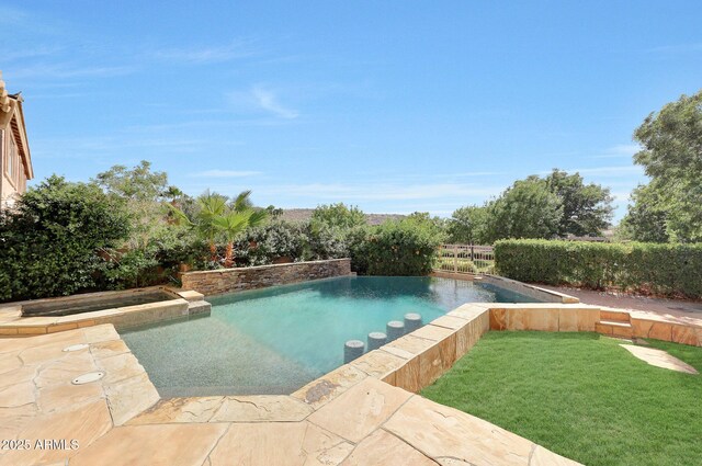 5726 W Park View Ln, Glendale, AZ 85310 - view of pool with a pool with connected hot tub