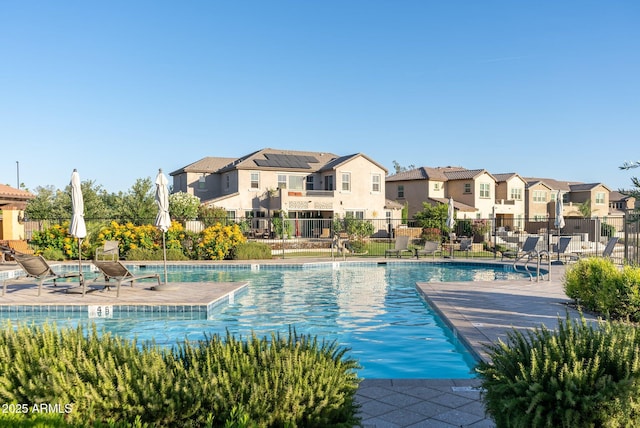 923 W Yellowstone Way, Chandler, AZ 85248 - community pool with a residential view and a patio