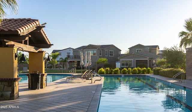 923 W Yellowstone Way, Chandler, AZ 85248 - community pool with a residential view