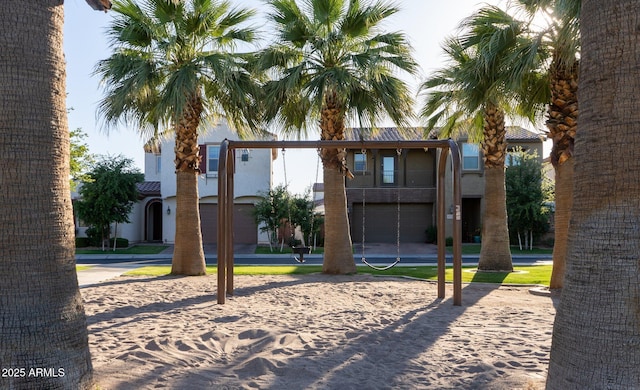 923 W Yellowstone Way, Chandler, AZ 85248 - surrounding community with an attached garage