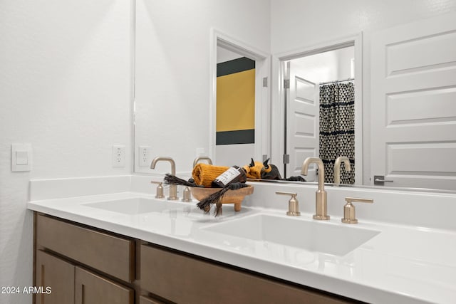 7333 W Buckhorn Trl, Peoria, AZ 85383 - bathroom with double vanity