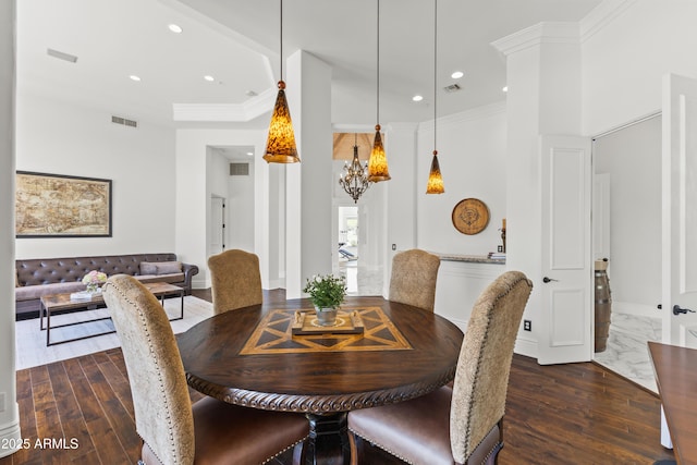 30600 N Pima Rd N Unit 81, Scottsdale, AZ 85266 - dining area featuring a chandelier, recessed lighting, ornamental molding, dark wood-style floors, and baseboards