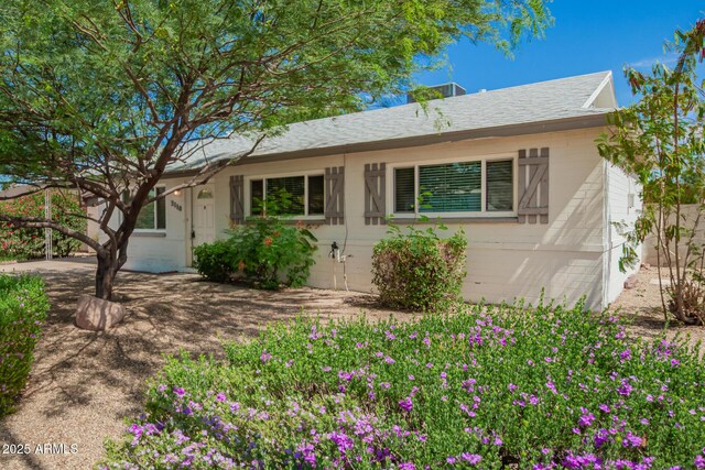 3118 W Aster Dr, Phoenix, AZ 85029 - ranch-style house featuring a shingled roof