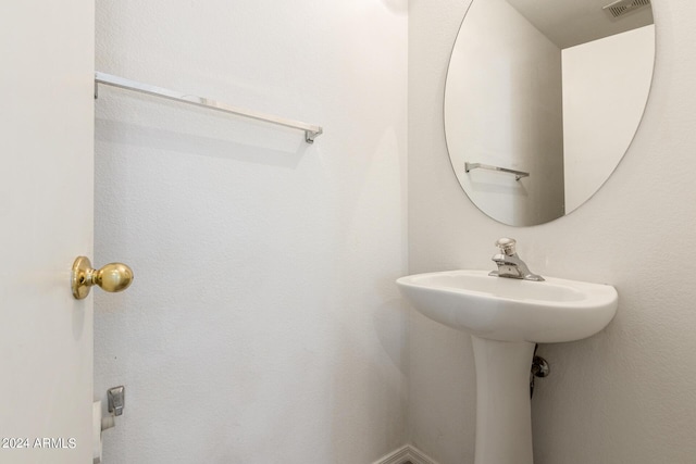 6350 W Hess St, Phoenix, AZ 85043 - view of bathroom