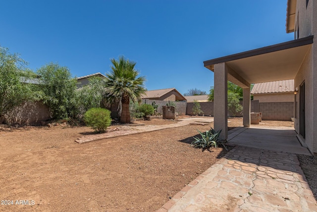 6350 W Hess St, Phoenix, AZ 85043 - view of yard with a patio