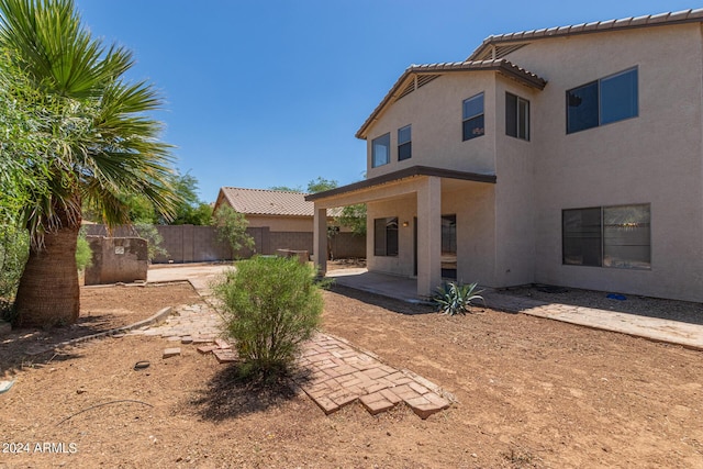 6350 W Hess St, Phoenix, AZ 85043 - back of house featuring a patio