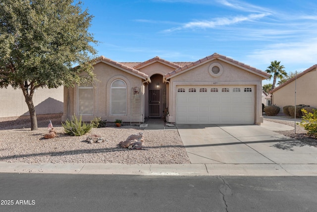 view of front facade featuring a garage