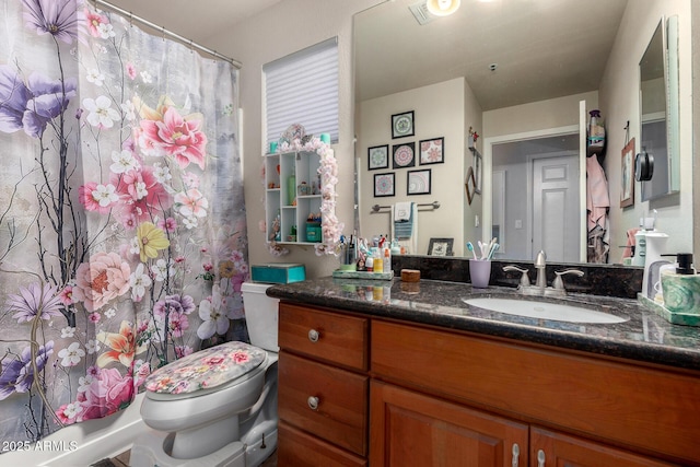 11375 E Sahuaro Dr Unit 1062, Scottsdale, AZ 85259 - full bath with toilet, vanity, and curtained shower
