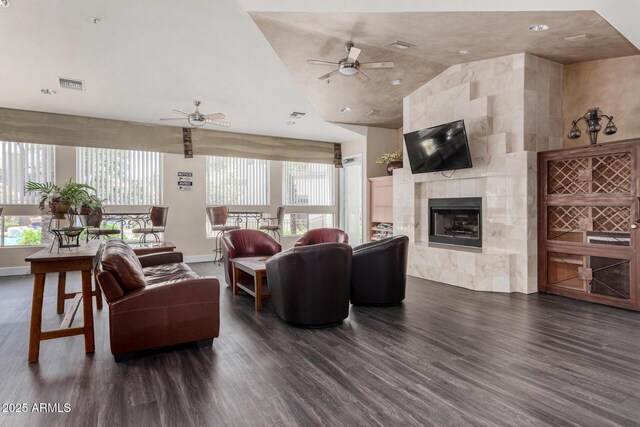 11375 E Sahuaro Dr Unit 1062, Scottsdale, AZ 85259 - living area featuring a ceiling fan, dark wood finished floors, baseboards, vaulted ceiling, and recessed lighting