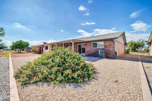 9639 W Cinnabar Ave Unit A, Peoria, AZ 85345 - view of front facade featuring cooling unit