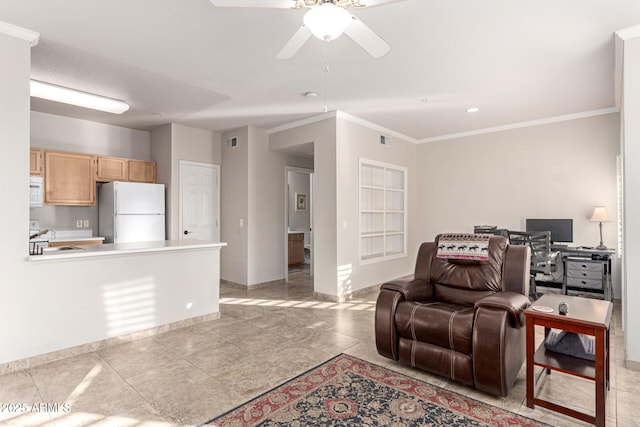 living room with sink, ornamental molding, and ceiling fan