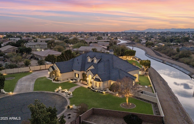 view of aerial view at dusk