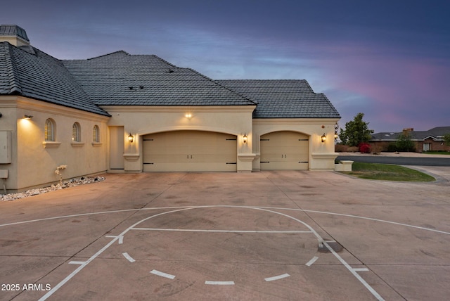 view of front facade with a garage