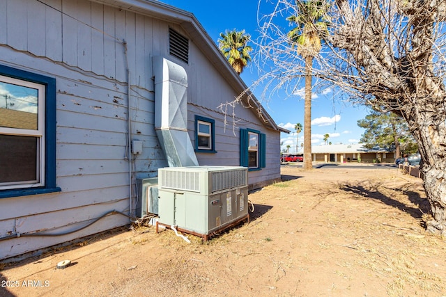 813 N Gilbert Ave, Casa Grande, AZ 85122 - view of side of home with cooling unit