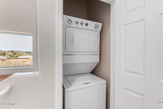22125 N 29th Ave Unit 158, Phoenix, AZ 85027 - laundry room with stacked washer and clothes dryer