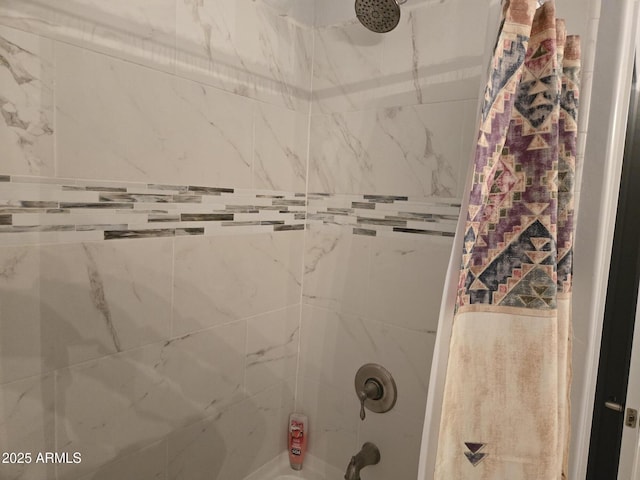 9016 W Fossil Creek Rd, Pine, AZ 85544 - full bath with shower / bath combo