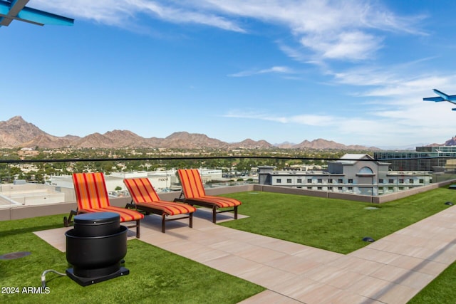 4808 N 24th St Unit 230, Phoenix, AZ 85016 - view of green lawn featuring a mountain view