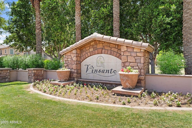 7718 W Pipestone Pl, Phoenix, AZ 85035 - community / neighborhood sign featuring a yard