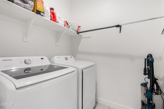 3670 E Sandoval Dr, San Tan Valley, AZ 85140 - washroom with washing machine and dryer, baseboards, and laundry area