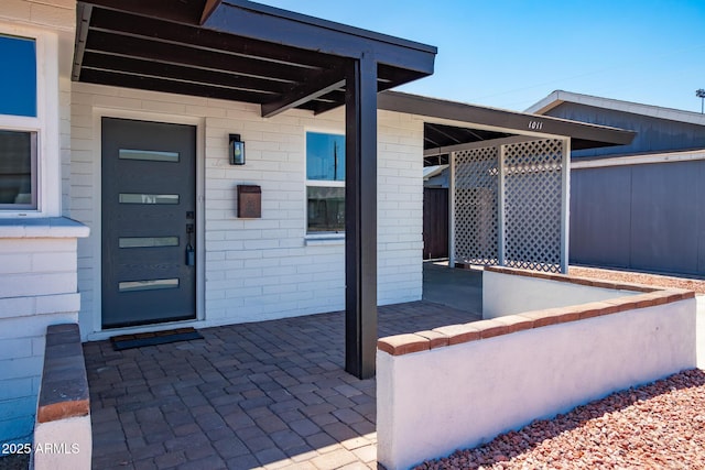 1011 W Weldon Ave, Phoenix, AZ 85013 - doorway to property with a patio