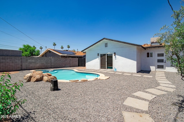 1011 W Weldon Ave, Phoenix, AZ 85013 - view of pool featuring a fenced backyard, a pool with connected hot tub, and a patio area