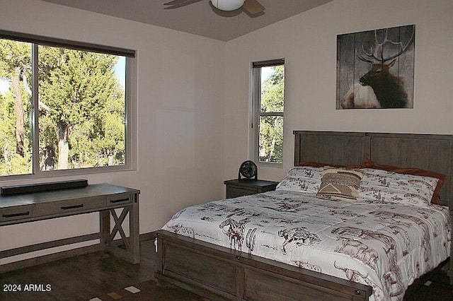 860 W Snow Creek Trl, Show Low, AZ 85901 - bedroom with wood finished floors, vaulted ceiling, and ceiling fan