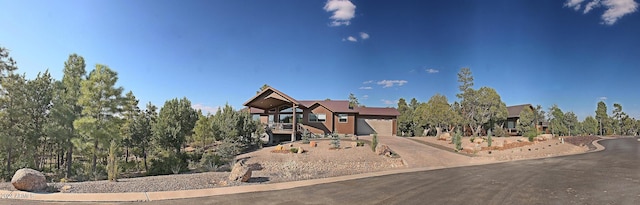 860 W Snow Creek Trl, Show Low, AZ 85901 - view of front facade with a garage and driveway