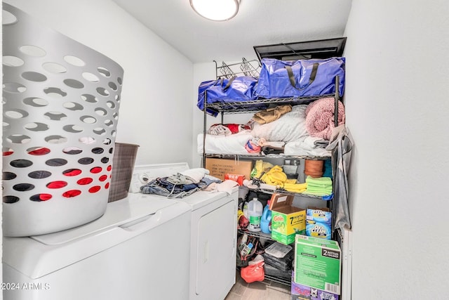 laundry room featuring washer and clothes dryer