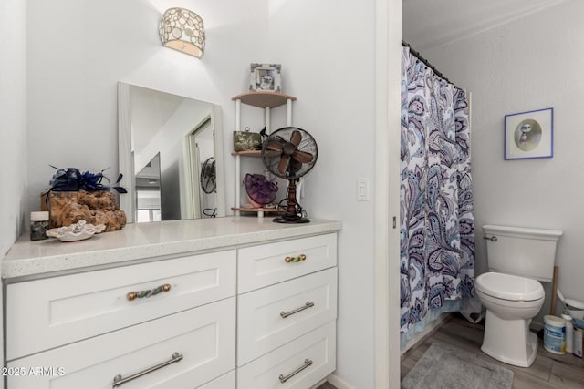 1401 E Puget Ave Unit 4, Phoenix, AZ 85020 - full bath featuring toilet, wood finished floors, a shower with shower curtain, and vanity
