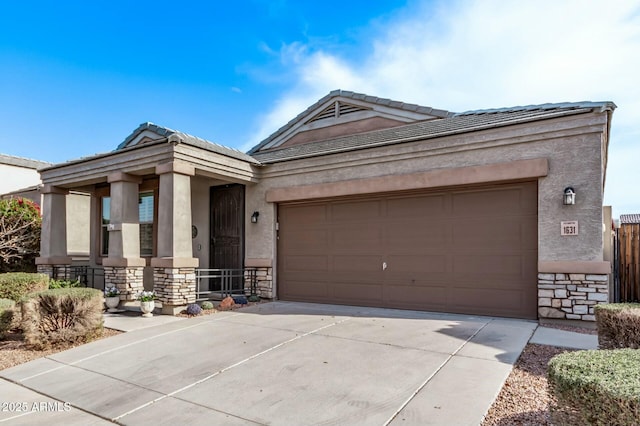 view of front facade featuring a garage