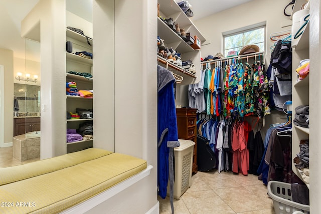 walk in closet featuring light tile patterned floors