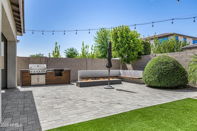3822 E Canyon Pl, Chandler, AZ 85249 - fenced backyard featuring a patio area, area for grilling, and an outdoor fire pit