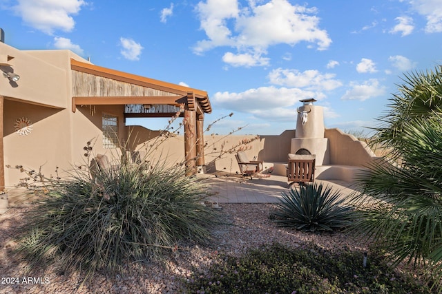 view of yard with a patio area