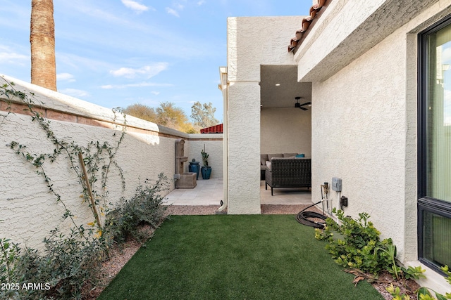 view of yard with a patio