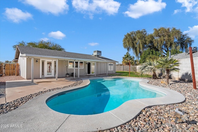 view of swimming pool featuring a patio