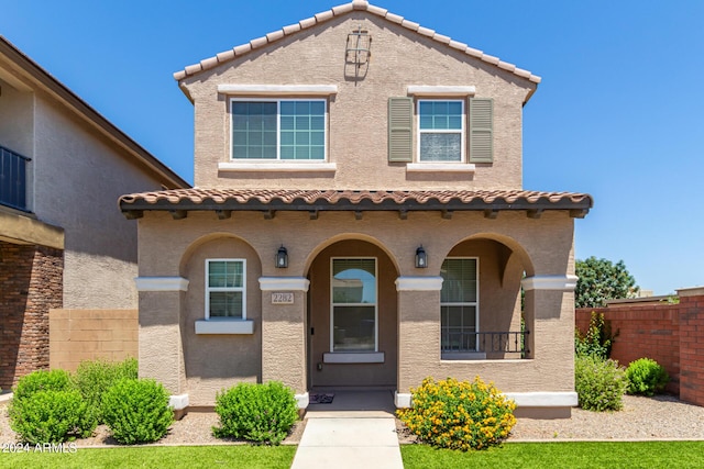 view of mediterranean / spanish-style home