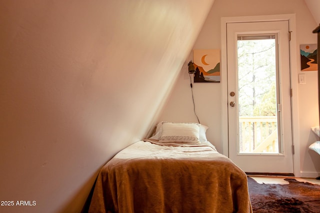 2124 Forest Park Dr, Overgaard, AZ 85933 - view of bedroom