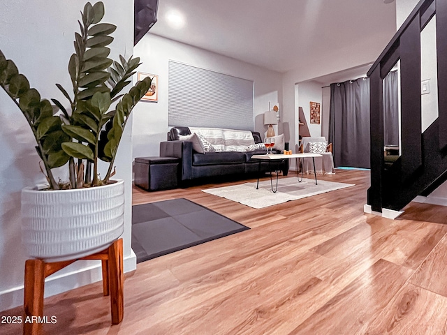 2124 Forest Park Dr, Overgaard, AZ 85933 - living room featuring wood finished floors