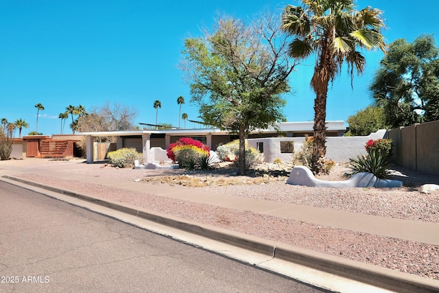 11035 N 37th St, Phoenix, AZ 85028 - ranch-style house with fence