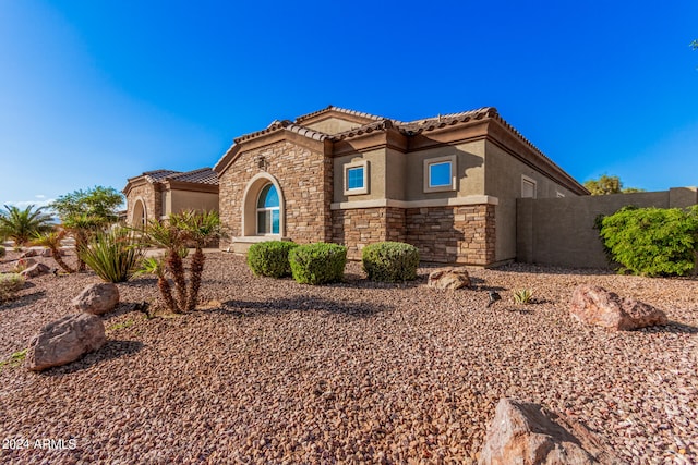 view of mediterranean / spanish-style home