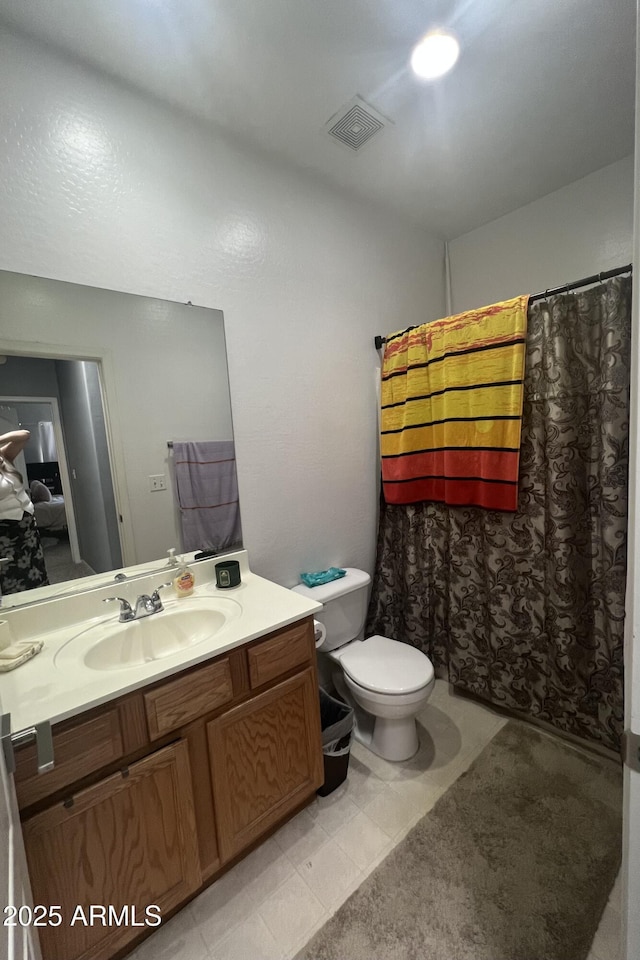 2311 E Hartford Ave Unit 38, Phoenix, AZ 85022 - bathroom with vanity and a shower with shower curtain